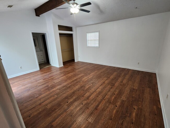 Building Photo - 8186 Valley Ridge Trail