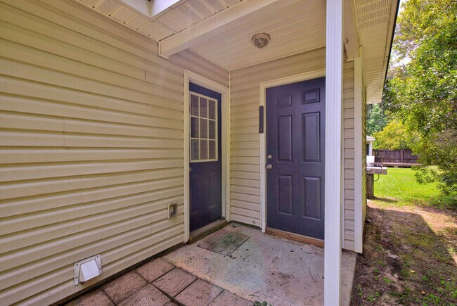 Building Photo - 15119 Deer Creek Dr