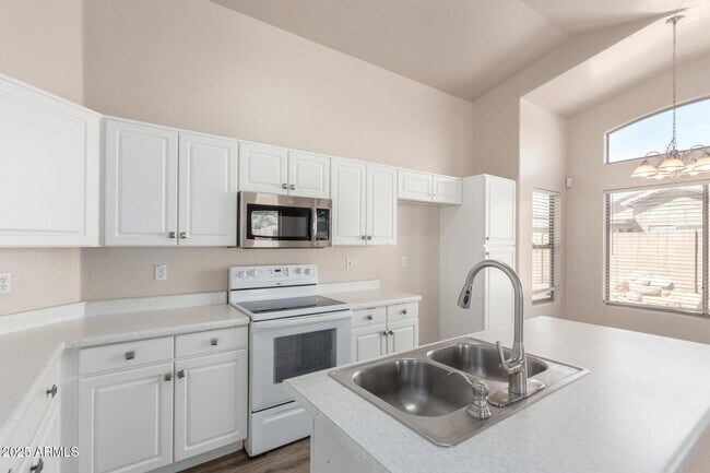 Building Photo - 15820 W Monroe St