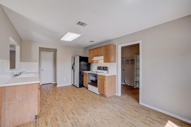 Building Photo - 314 Bello Dr