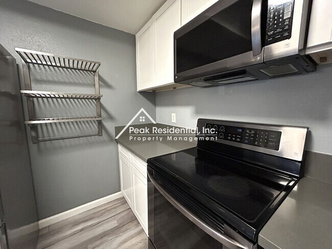 Building Photo - 5814 Shadow Creek Dr