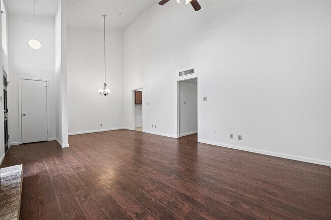 Building Photo - 6401 Deihl Rd