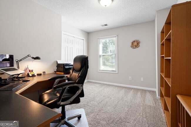 Building Photo - 821 Soaring Dr NE