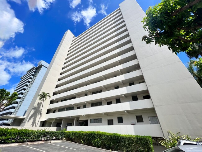 Building Photo - 2 Bedroom, 2 Bath unit at Victoria Plaza