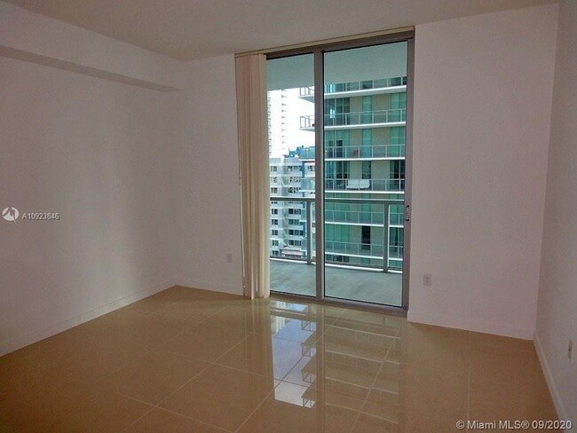 Building Photo - 1111 SW 1 AV 1715-N Miami Fl 33130