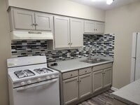 Building Photo - 808 at South Center: Quiet community close to great amenities!