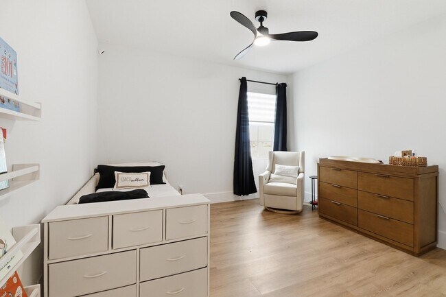 Building Photo - 655 Hookline Cir