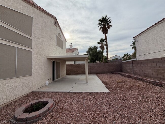 Building Photo - 8638 White River Dr