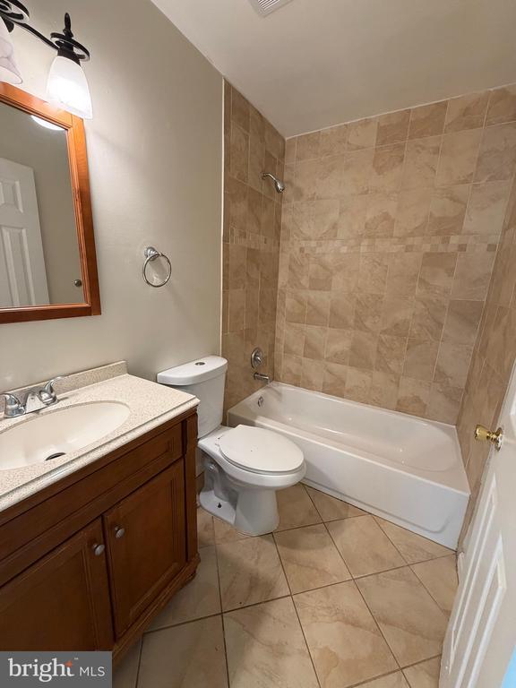 Building Photo - 1746 Countrywood Ct