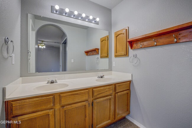 Building Photo - 3404 Rosinie Rose Pl