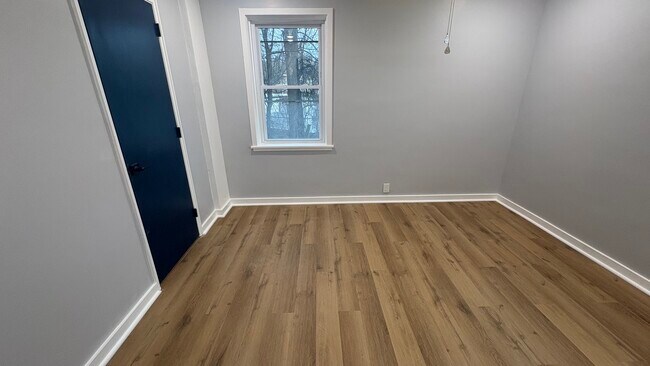 Building Photo - 5618 Phillips Ave