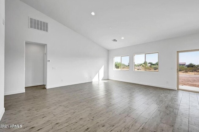 Building Photo - 12459 W Cabrillo Dr
