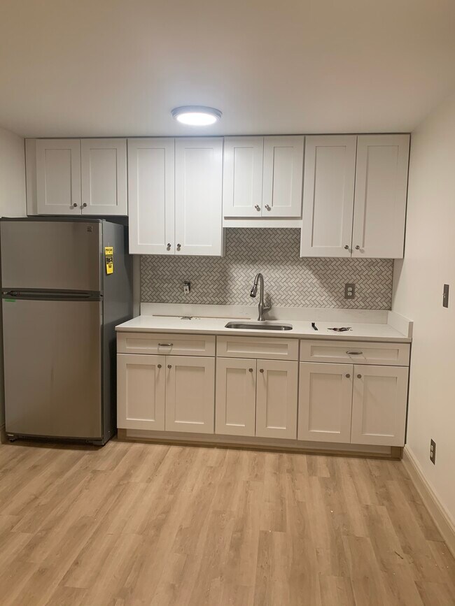 kitchenette - 2531 Fallon Dr