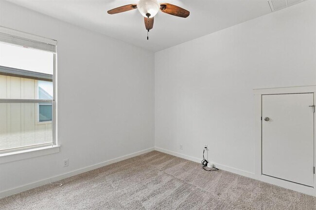 Building Photo - 2101 Rivers Edge Way