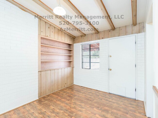 Building Photo - Perfect 3 bdrm 2 bath home in quiet centra...
