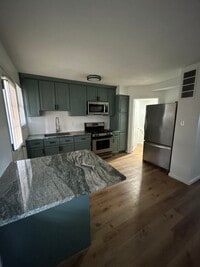 Building Photo - 8558 Willow Oak Rd