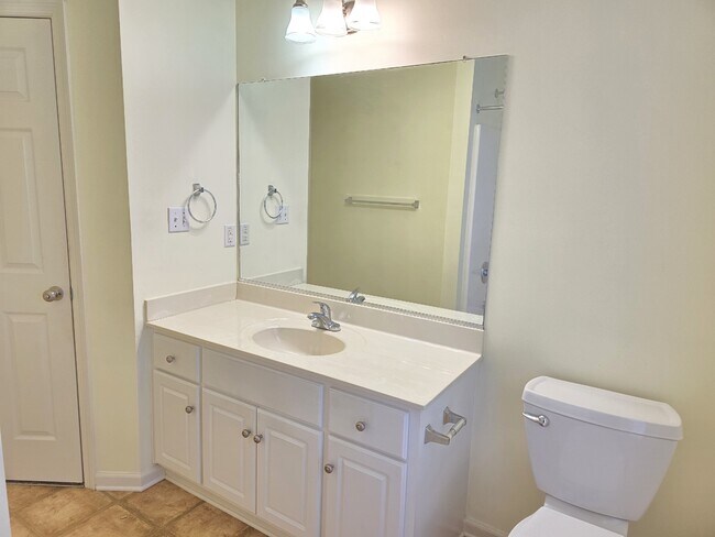 Building Photo - 1764 Tamarind Way