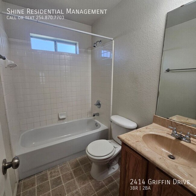 Building Photo - 2414 Griffin Dr