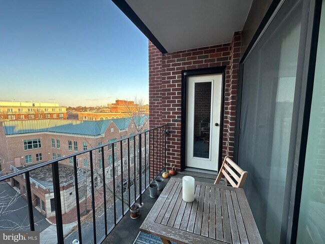 Building Photo - 1600 Prince St