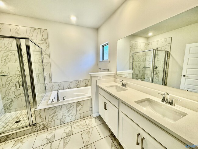 Building Photo - 14557 Mountain Strm Dr