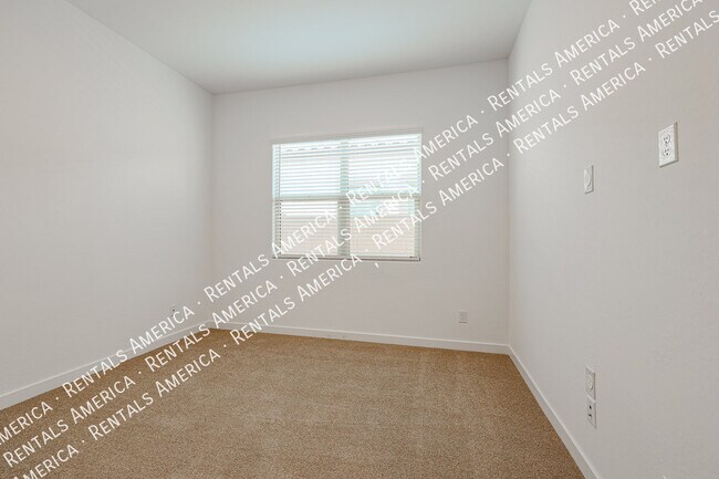 Building Photo - 2631 W Pecan Rd