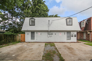 Building Photo - 424 Deckbar Ave