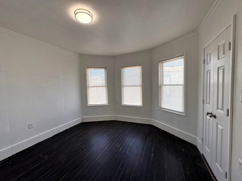 Building Photo - 11 Fairmont Pl