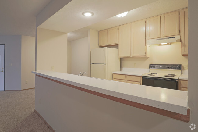 2 BR, 2 BA - Kitchen - The Apartments At Oakbrook Court