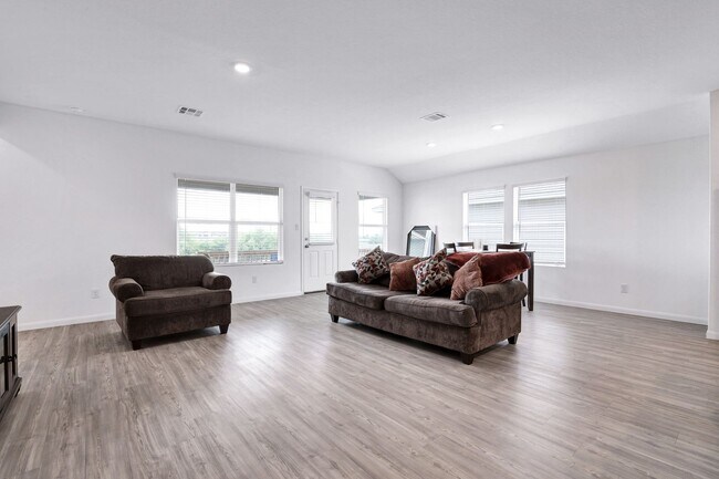 Building Photo - ***APPLICATION CURRENTLY UNDER REVIEW***Ca...