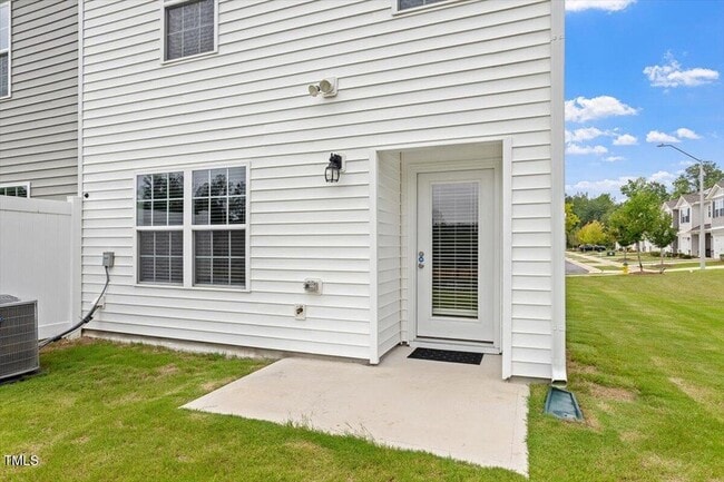 Building Photo - 96 March Crk Dr