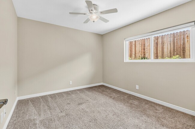 Building Photo - 1115 Sayles Ct