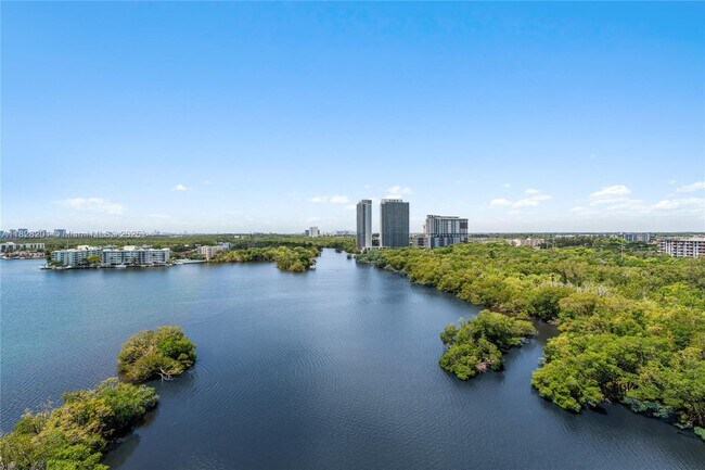 Building Photo - 17111 Biscayne Blvd