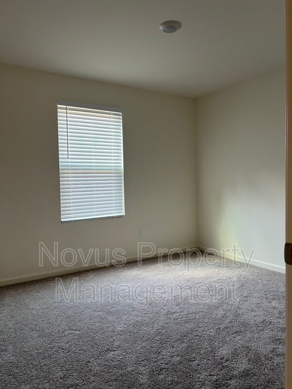 Building Photo - 62 Colbury St
