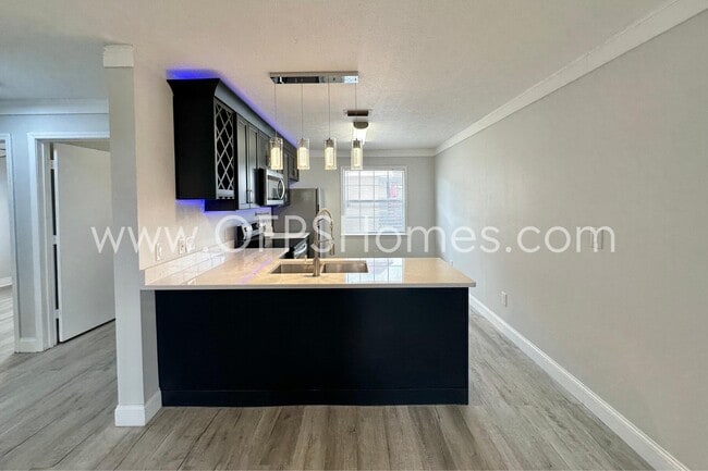 Building Photo - 119 Casa Pl