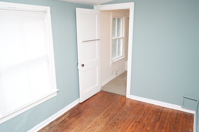 Building Photo - 720 Nalle St