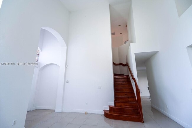 Building Photo - 2227 Portofino Ave