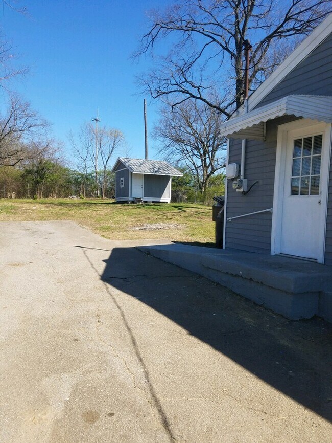 Building Photo - 514 High Street Nashville, TN 37211