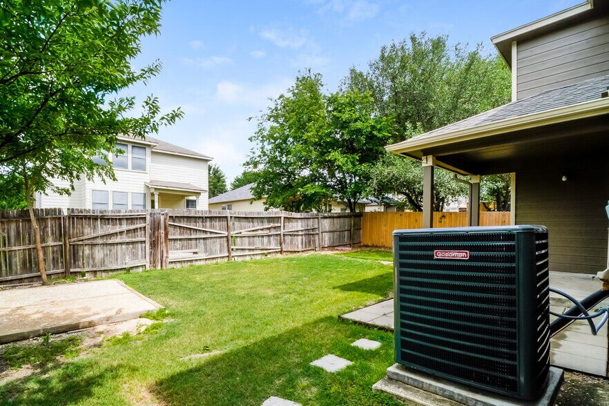 Building Photo - 141 Wistoria Ct