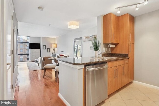 Primary Photo - 1021 N Garfield St