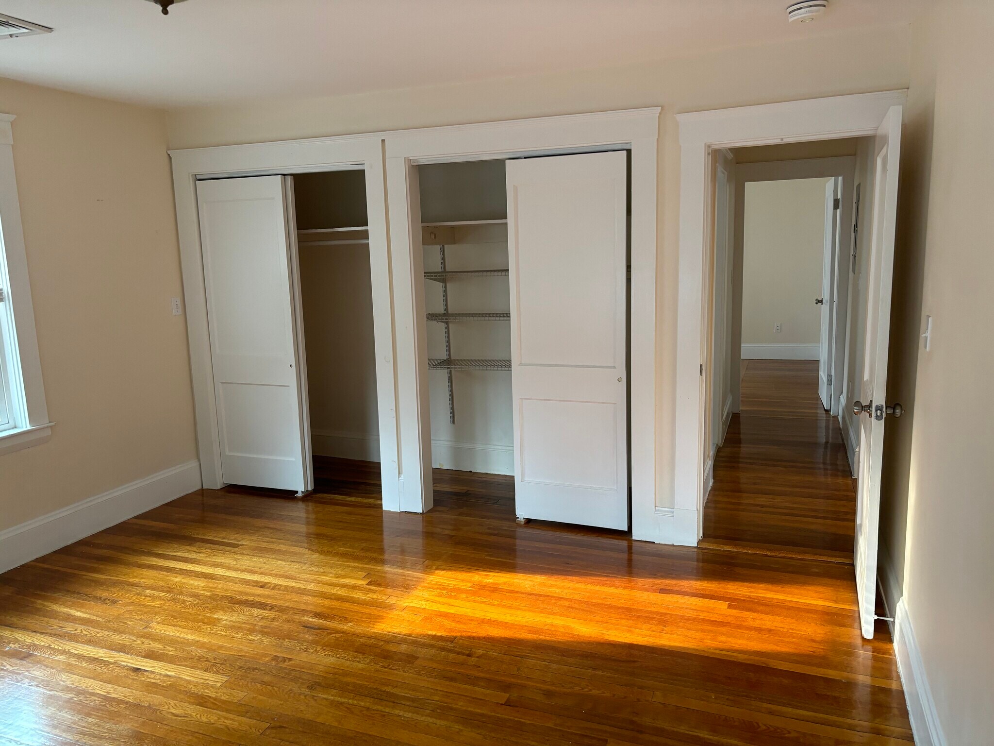 Building Photo - 253 Brown St