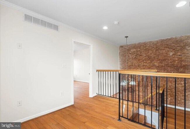 Building Photo - 1401 Druid Hill Ave