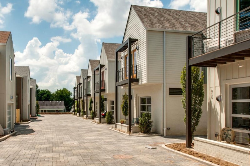 Building Photo - 221 Gentry Ave