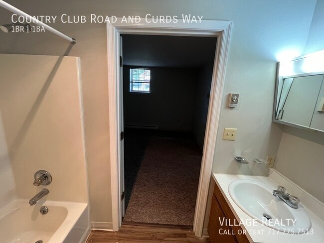 Building Photo - 631 Country Club Rd