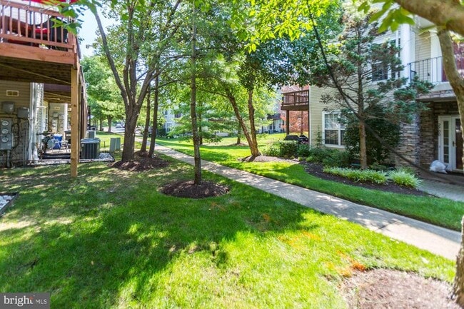 Building Photo - 8605 Willow Leaf Ln