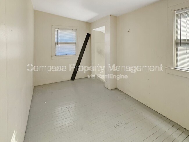 Building Photo - 1300 Hamilton Ave NW