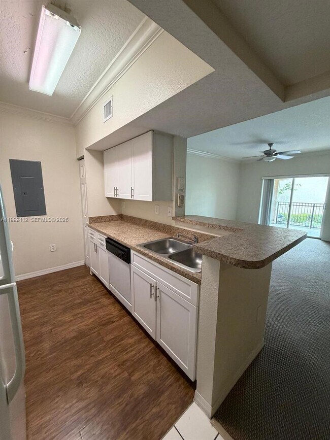 Building Photo - 200 SW 117th Terrace