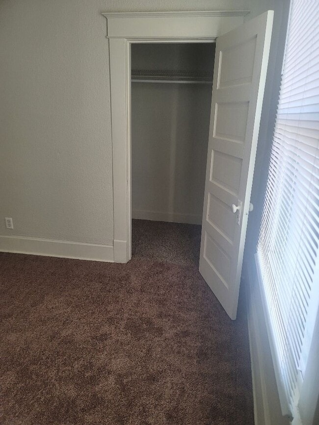 Building Photo - 1823-1825 Duplexes