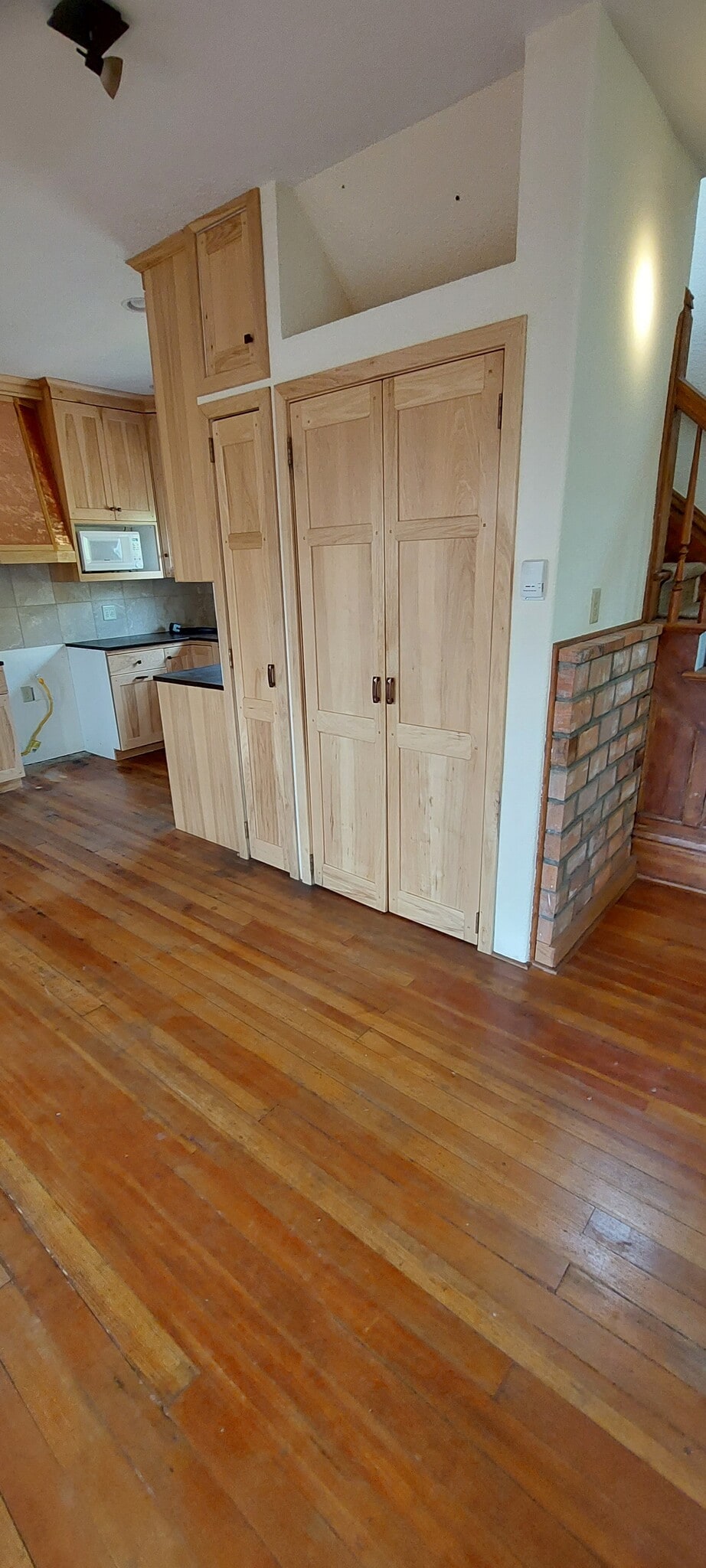 pantry/ storage - 520 S 9th St
