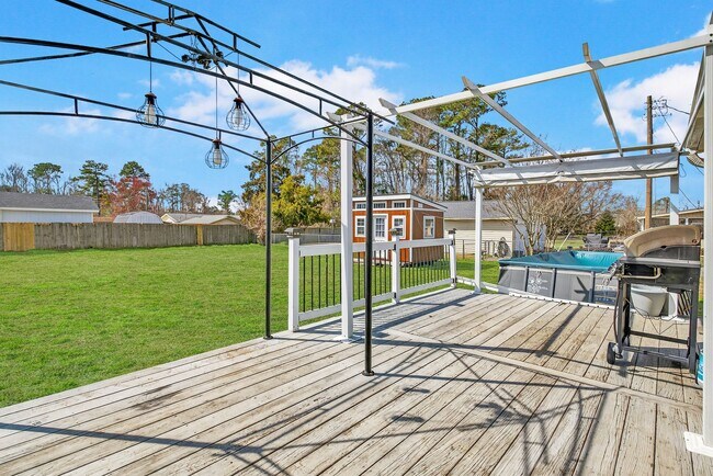 Building Photo - 118 Jamaica Dr