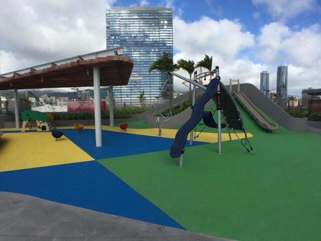 Building Photo - 1001 Queen St